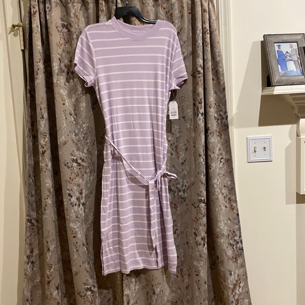 Light lilac dress with tie and pockets